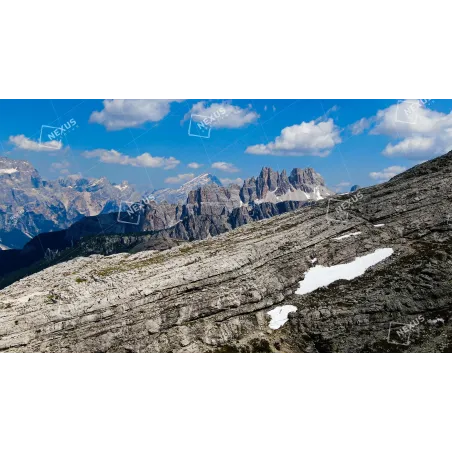 Passi verso il Cielo: La Salita del Nuvolau e la Croda da Lago