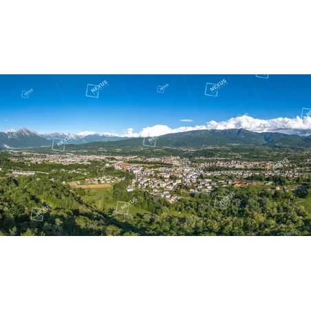 I Mille Volti di Belluno: Il Mosaico di Luce