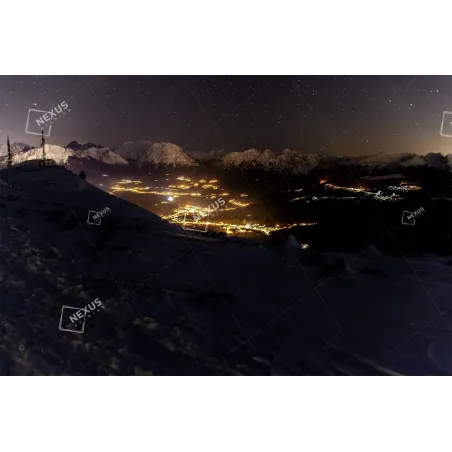 Luci nell'Ombra: La Conca dell'Alpago e il Cielo Stellato dal Nevegal
