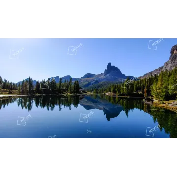 Lo Specchio del Tempo: Il Becco di Mezzodì al Lago Federa